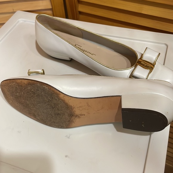 Salvatore Ferragamo white and gold - Picture 3 of 3